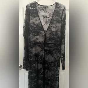 NWT Forever 21 Plus Size 2X Black lace long sleeve dress. Excellent condition.